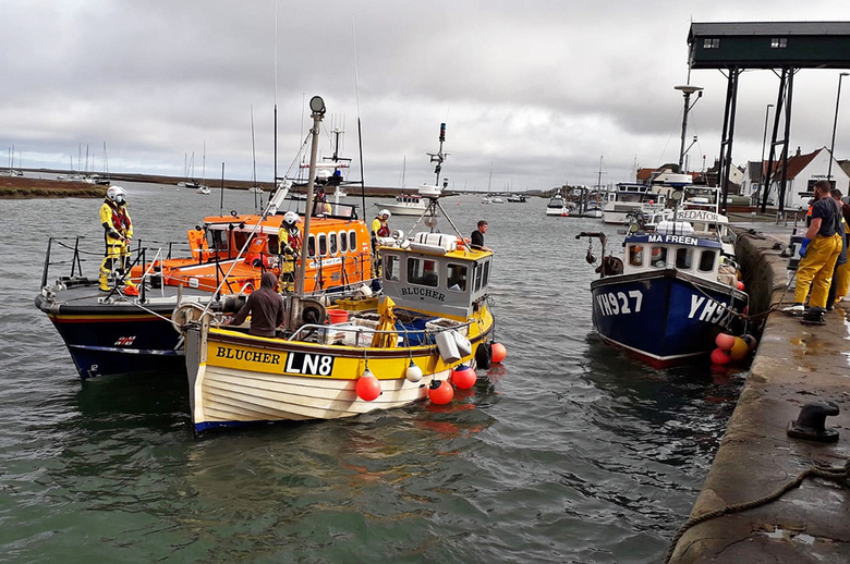 Putting 'Blucher' alongside the quay, 8/10/20