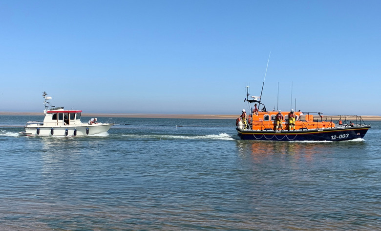 Lifeboat bringing 'Pamela Ma' back into harbour on last of the tide, 7/8/20